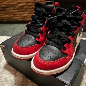 Little boys Jordan 1 sneakers